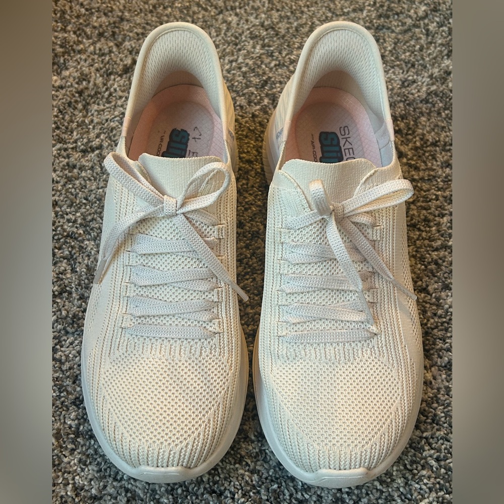 Women’s Skechers Slip-Ins size 8.5